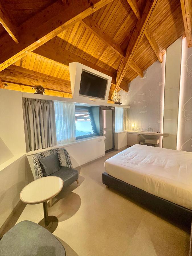 Hotel La Bussola 4*