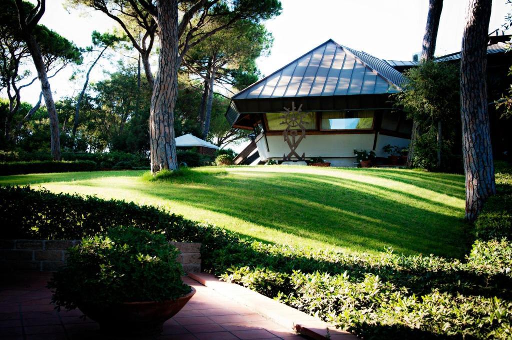 Hotel La Bussola Beach Hotel